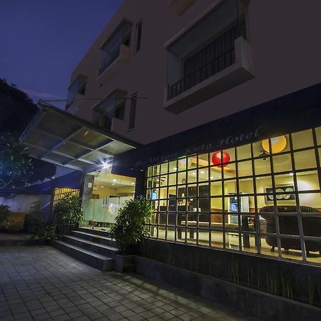 Airport Kuta Hotel And Residences Tuban Extérieur photo