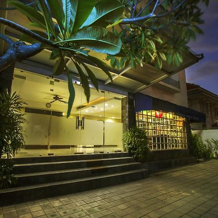 Airport Kuta Hotel And Residences Tuban Extérieur photo