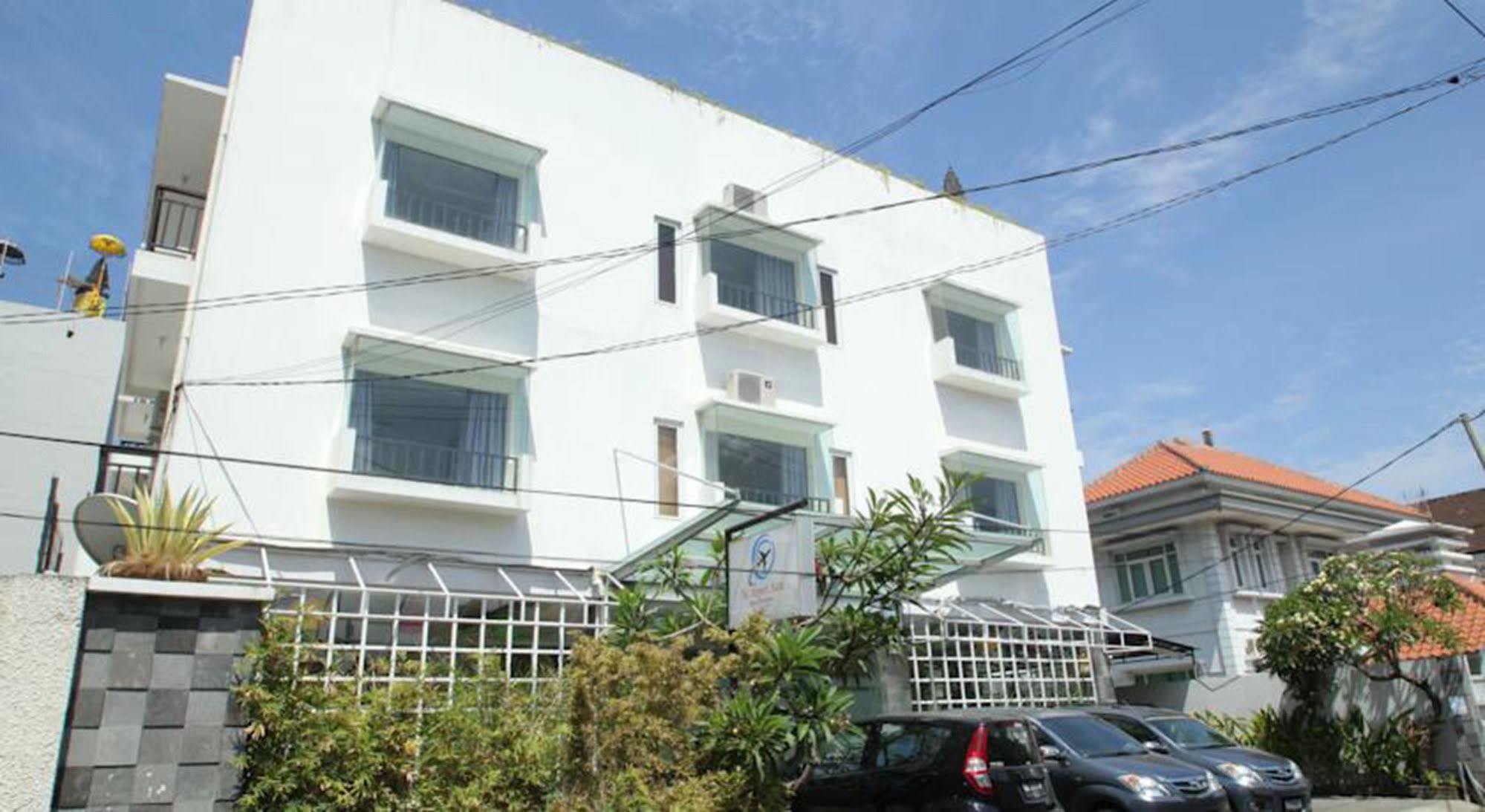 Airport Kuta Hotel And Residences Tuban Extérieur photo
