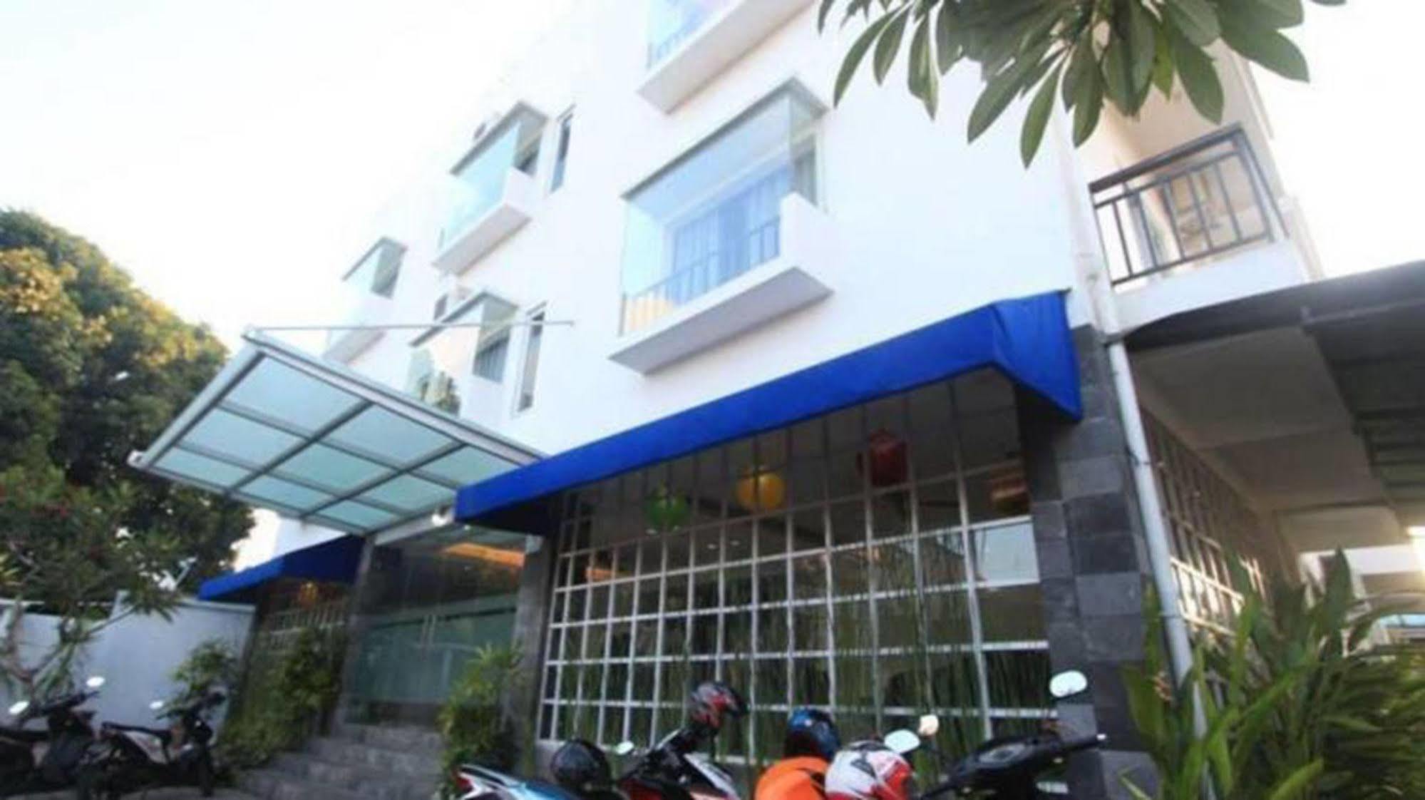 Airport Kuta Hotel And Residences Tuban Extérieur photo